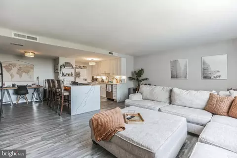 4600 Duke St #1303, Alexandria, VA 22304