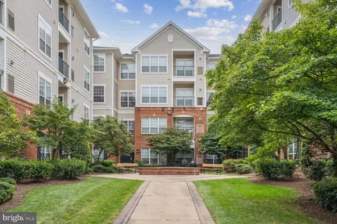 4862 Eisenhower Ave #274, Alexandria, VA 22304