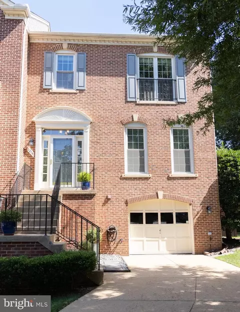 1214 Dartmouth Rd, Alexandria, VA 22314