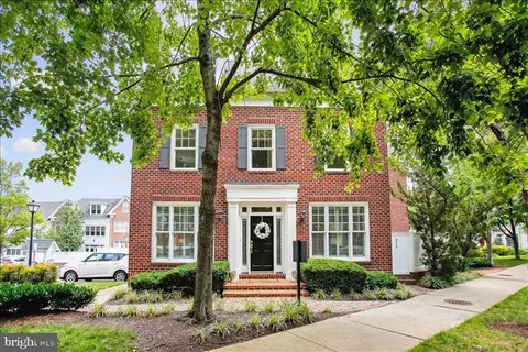 973 Powhatan St, Alexandria, VA 22314
