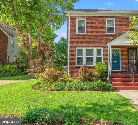 410 E Custis Ave #A, Alexandria, VA 22301