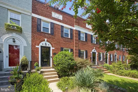 1124 Powhatan St, Alexandria, VA 22314
