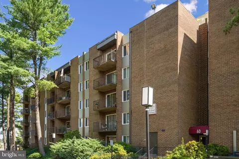 60 S Van Dorn St #104, Alexandria, VA 22304