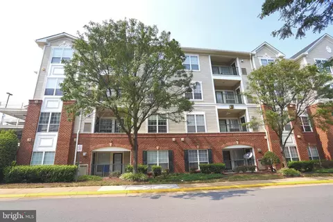 4854 Eisenhower Ave #247, Alexandria, VA 22304