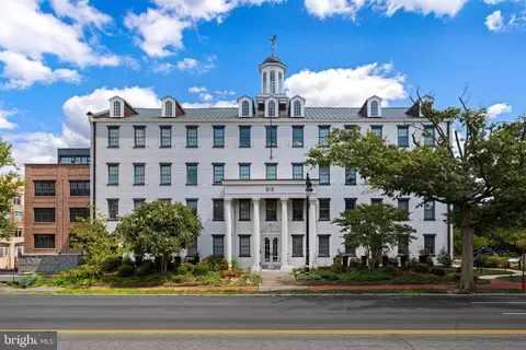 515 N Washington St #204, Alexandria, VA 22314