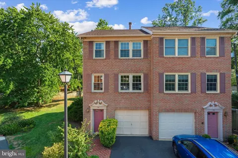 722 W Glebe Rd, Alexandria, VA 22305