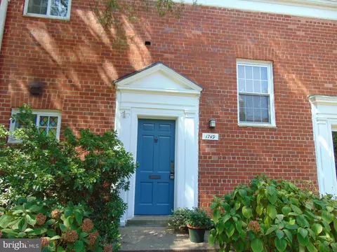 1749 Preston Rd, Alexandria, VA 22302