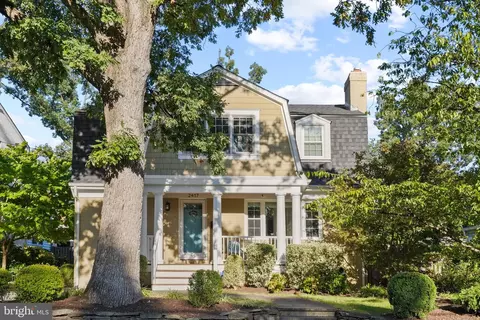 2417 Cameron Mills Rd, Alexandria, VA 22302