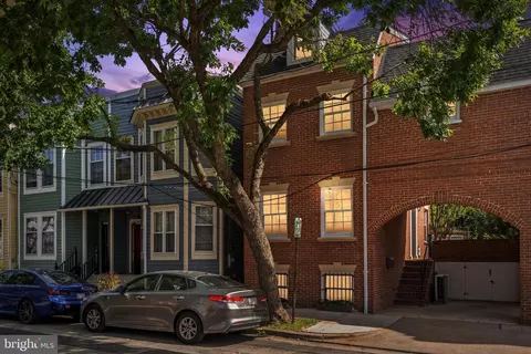 114 Commerce St, Alexandria, VA 22314
