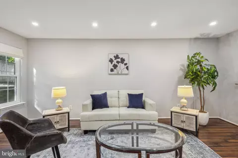 3309 Wyndham Cir #1173, Alexandria, VA 22302