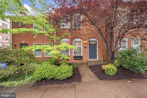 419 S Columbus St, Alexandria, VA 22314