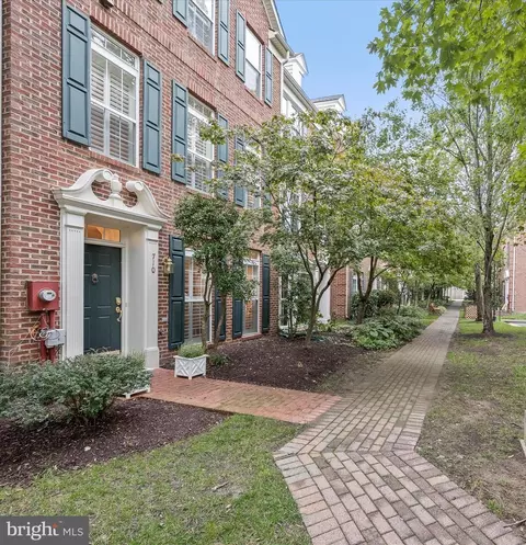 710 Catts Tavern Dr, Alexandria, VA 22314