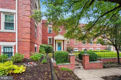1305 E Abingdon Dr #3, Alexandria, VA 22314
