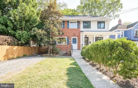 39 E Bellefonte Ave #1/2, Alexandria, VA 22301