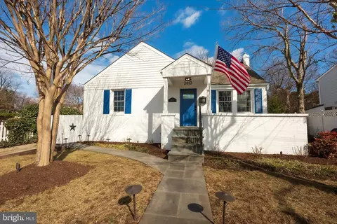 3013 King St, Alexandria, VA 22302