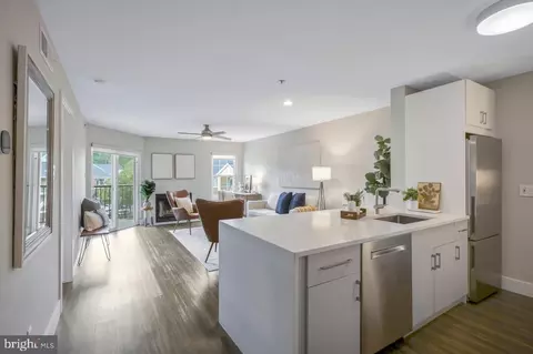 3309 Wyndham Cir #3184, Alexandria, VA 22302