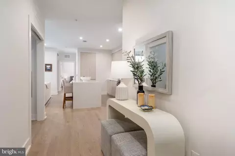 701 Swann Ave #406, Alexandria, VA 22301