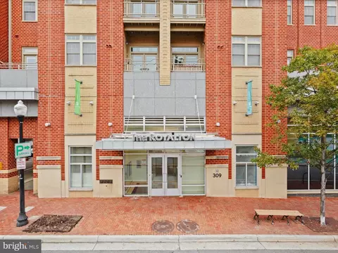 309 Holland Ln #329, Alexandria, VA 22314