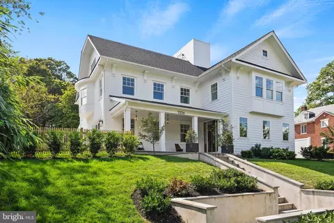 2226 King St, Alexandria, VA 22301