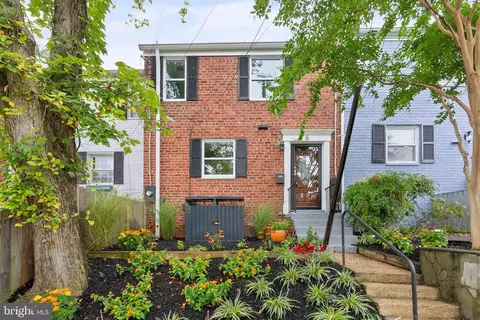6 Ancell St, Alexandria, VA 22305