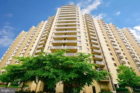 309 Yoakum Pkwy #1406, Alexandria, VA 22304