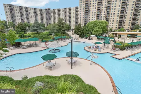 307 Yoakum Pkwy #502, Alexandria, VA 22304