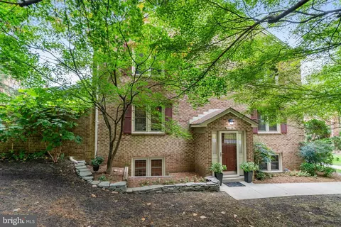 6026 Morgan Ct, Alexandria, VA 22312