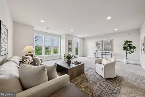 1906 Potomac Ave #102, Alexandria, VA 22301