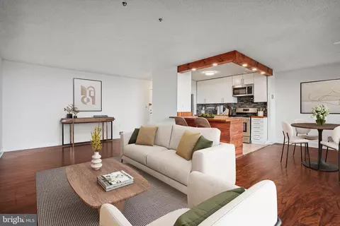 2500 N Van Dorn St #1021, Alexandria, VA 22302