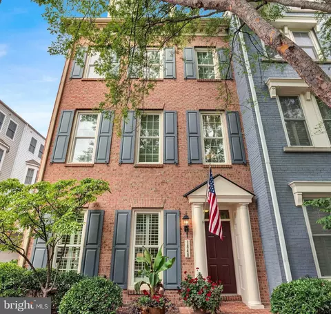 1840 Potomac Greens Dr, Alexandria, VA 22314