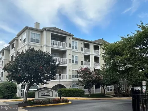 4561 Strutfield Ln #3216, Alexandria, VA 22311