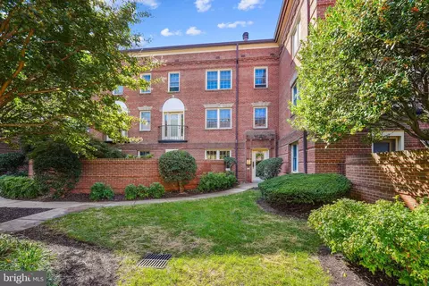 1201 N Pitt St #1C, Alexandria, VA 22314