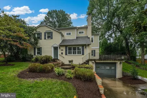 1403 Key Dr, Alexandria, VA 22302