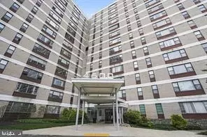 4600 Duke St #803, Alexandria, VA 22304