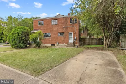 5485 Holmes Run Pkwy, Alexandria, VA 22304