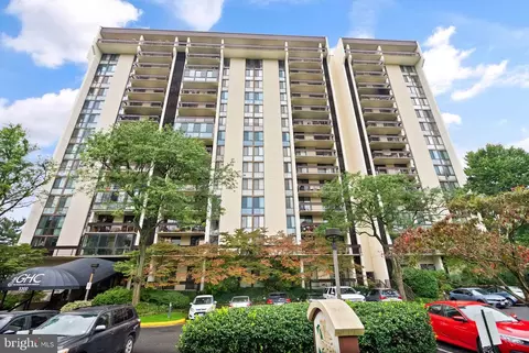 5300 Holmes Run Pkwy #1013, Alexandria, VA 22304