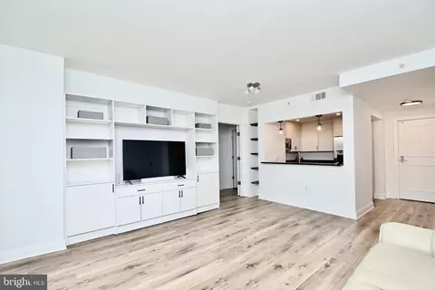 2050 Jamieson Ave #1113, Alexandria, VA 22314