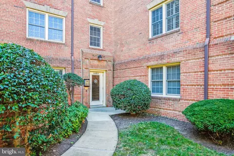 1105 N Pitt St #2A, Alexandria, VA 22314
