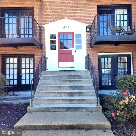420 N Armistead St N #203, Alexandria, VA 22312