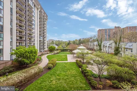 5300 Holmes Run Pkwy #405, Alexandria, VA 22304