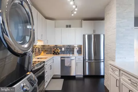 5500 Holmes Run Pkwy #1207, Alexandria, VA 22304
