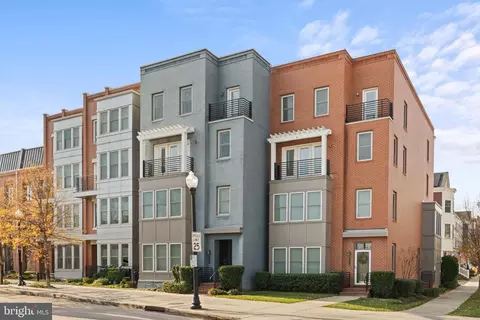 2012 Potomac Ave #102, Alexandria, VA 22301