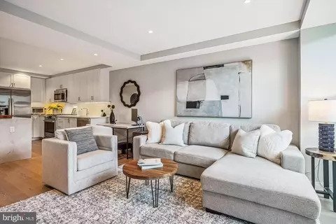 925 N Fairfax St #308, Alexandria, VA 22314