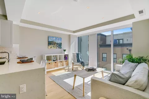 925 N Fairfax St #307, Alexandria, VA 22314