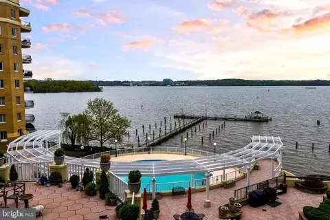 1250 S Washington St #402, Alexandria, VA 22314