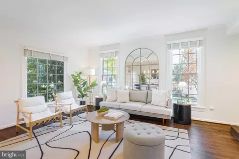 1261 Dartmouth Ct, Alexandria, VA 22314