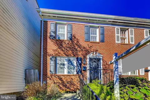 704 N Patrick St, Alexandria, VA 22314