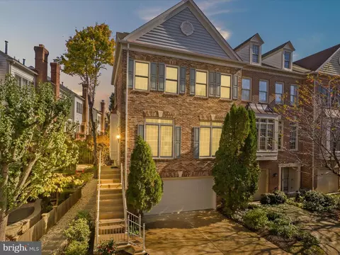 4667 Kell Ln, Alexandria, VA 22311
