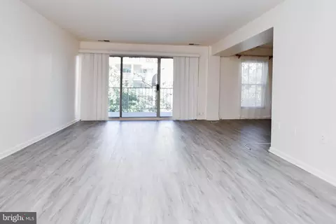 30 Canterbury Sq #202, Alexandria, VA 22304