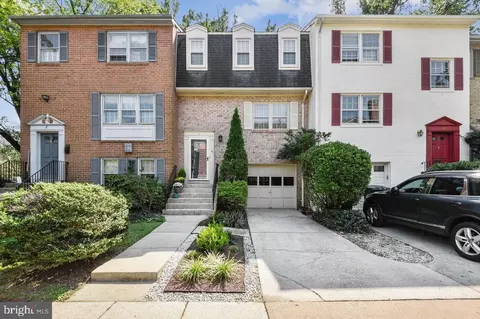 2 W Chapman St # A, Alexandria, VA 22301
